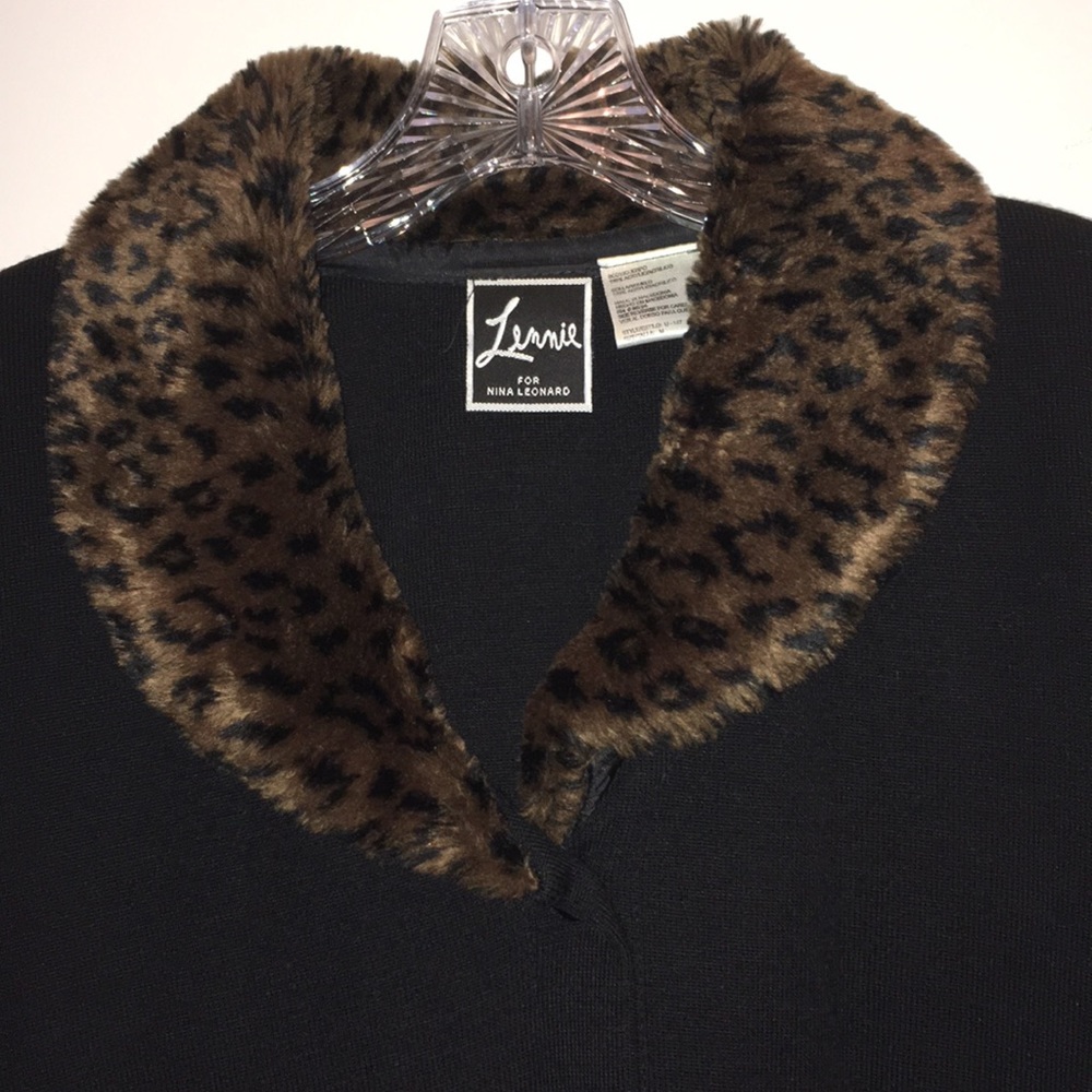 WRAP SWEATER W/FAUX LEOPARD FUR COLLAR